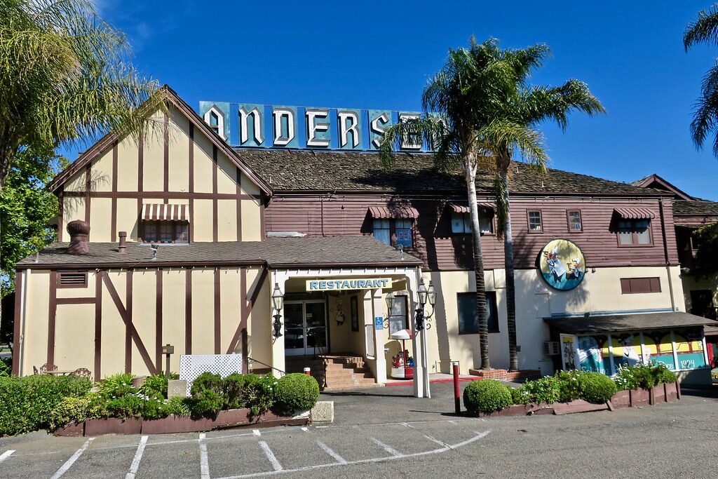 Pea Soup Andersens – The Buellton Landmark.